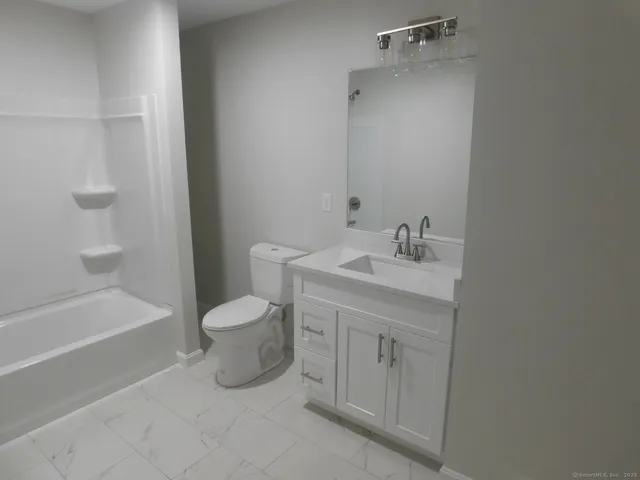 $489,000 | 1985 West Street, Unit 11, Southington, CT 06489