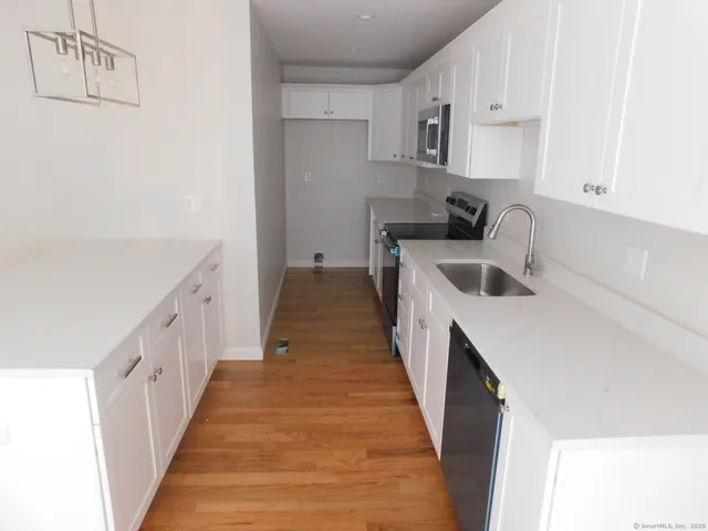 $489,000 | 1985 West Street, Unit 11, Southington, CT 06489