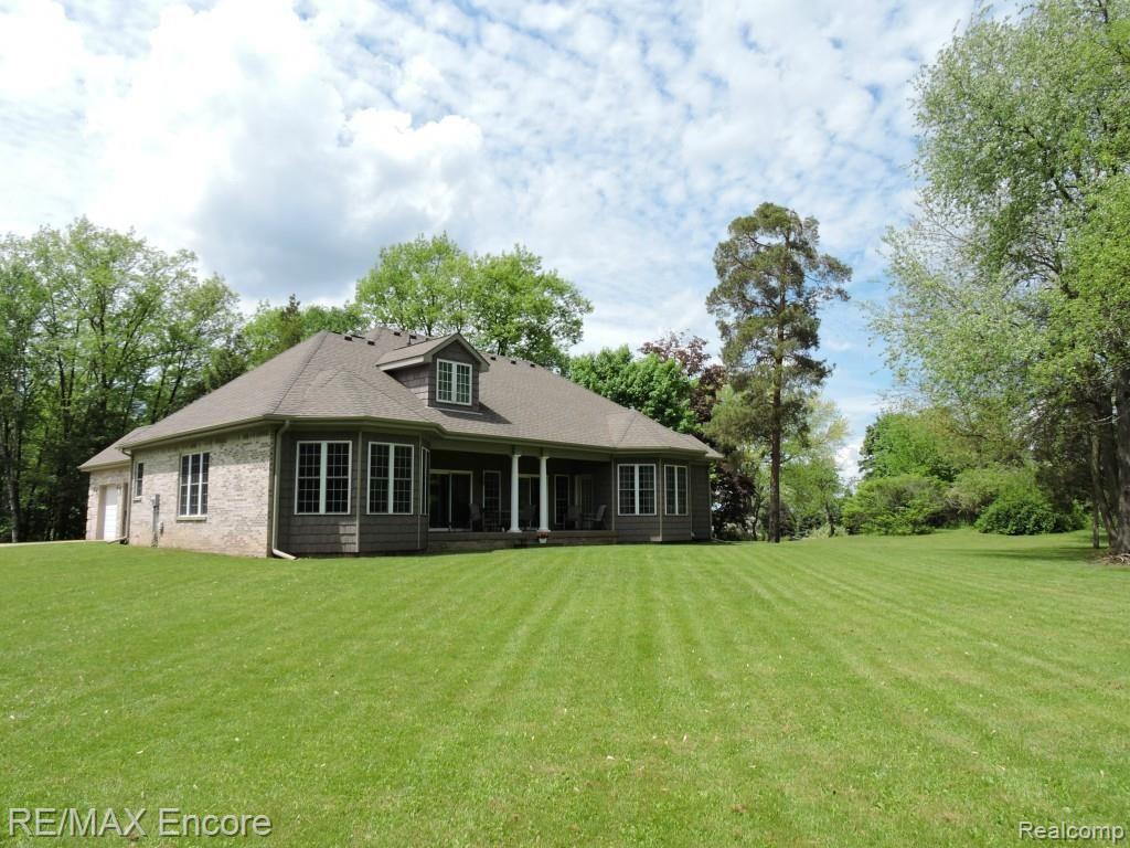 2470 Ridge Road White Lake, MI 48383 - Photo 43 of 44 DSCN1321.jpg