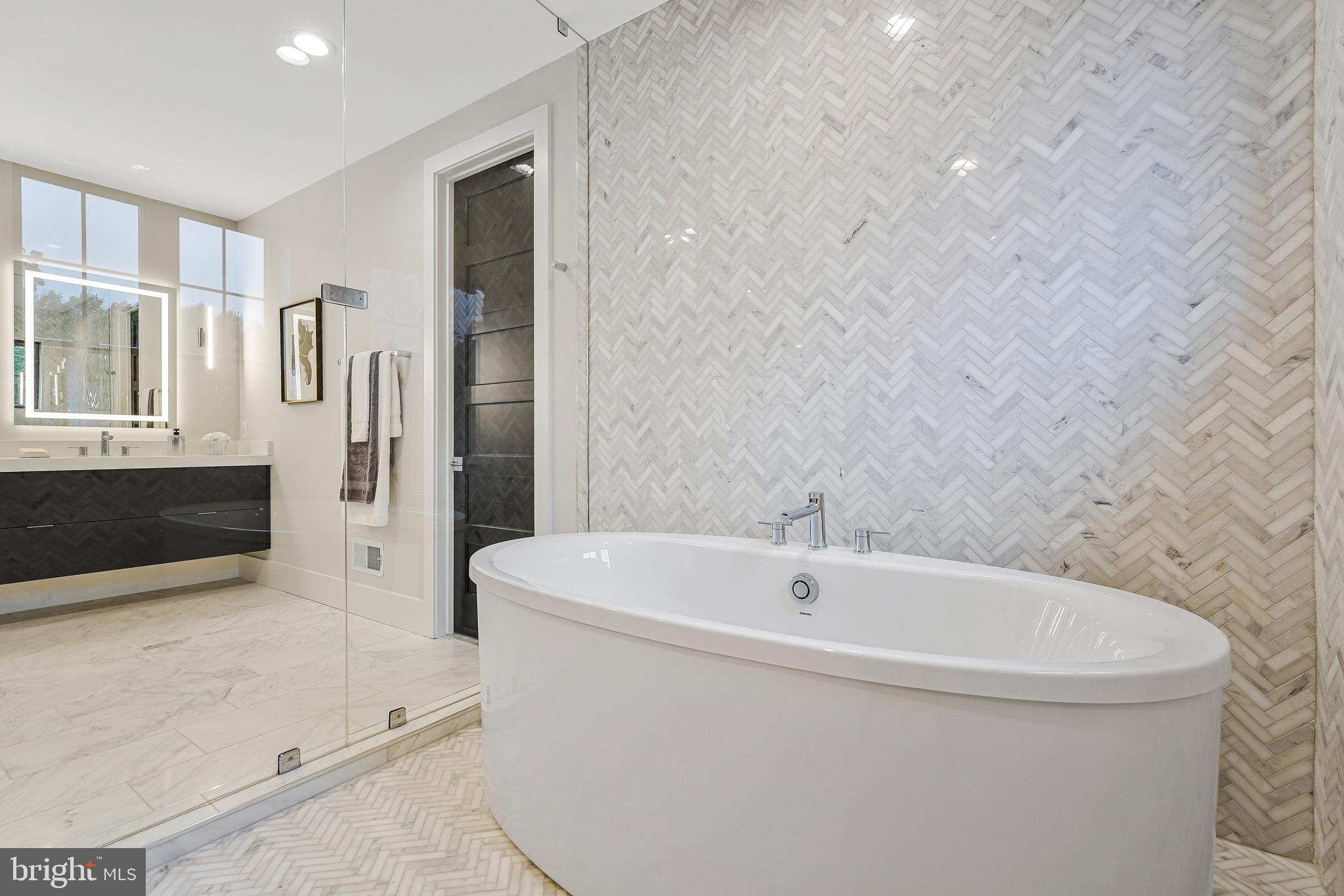 11410 Waples Mill Road Oakton, VA 22124 - Photo 16 of 104