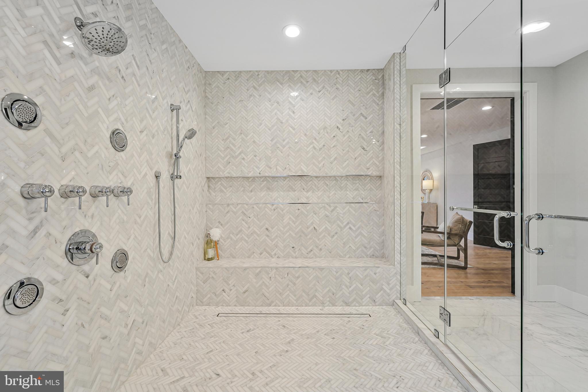 11410 Waples Mill Road Oakton, VA 22124 - Photo 17 of 104