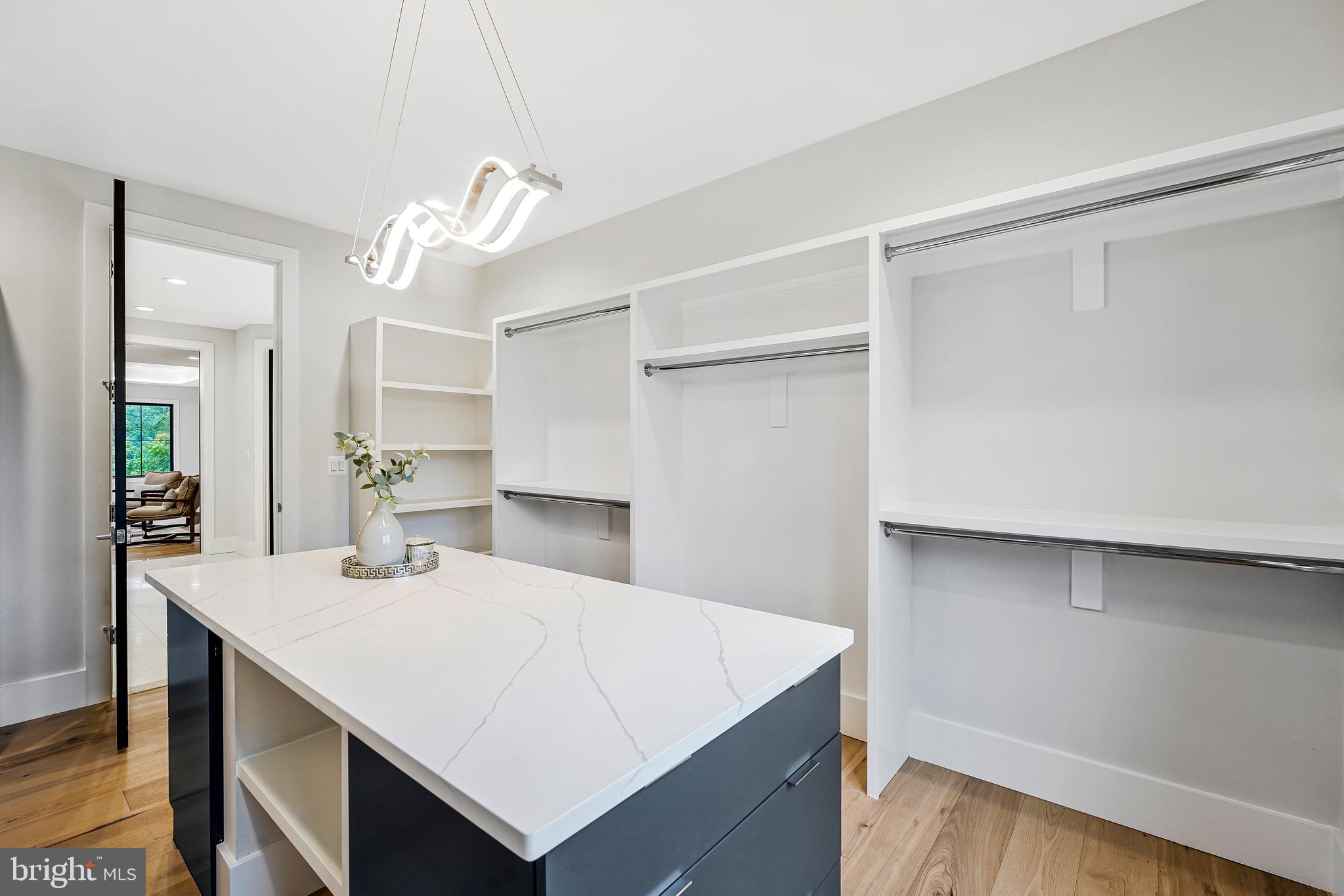 11410 Waples Mill Road Oakton, VA 22124 - Photo 19 of 104