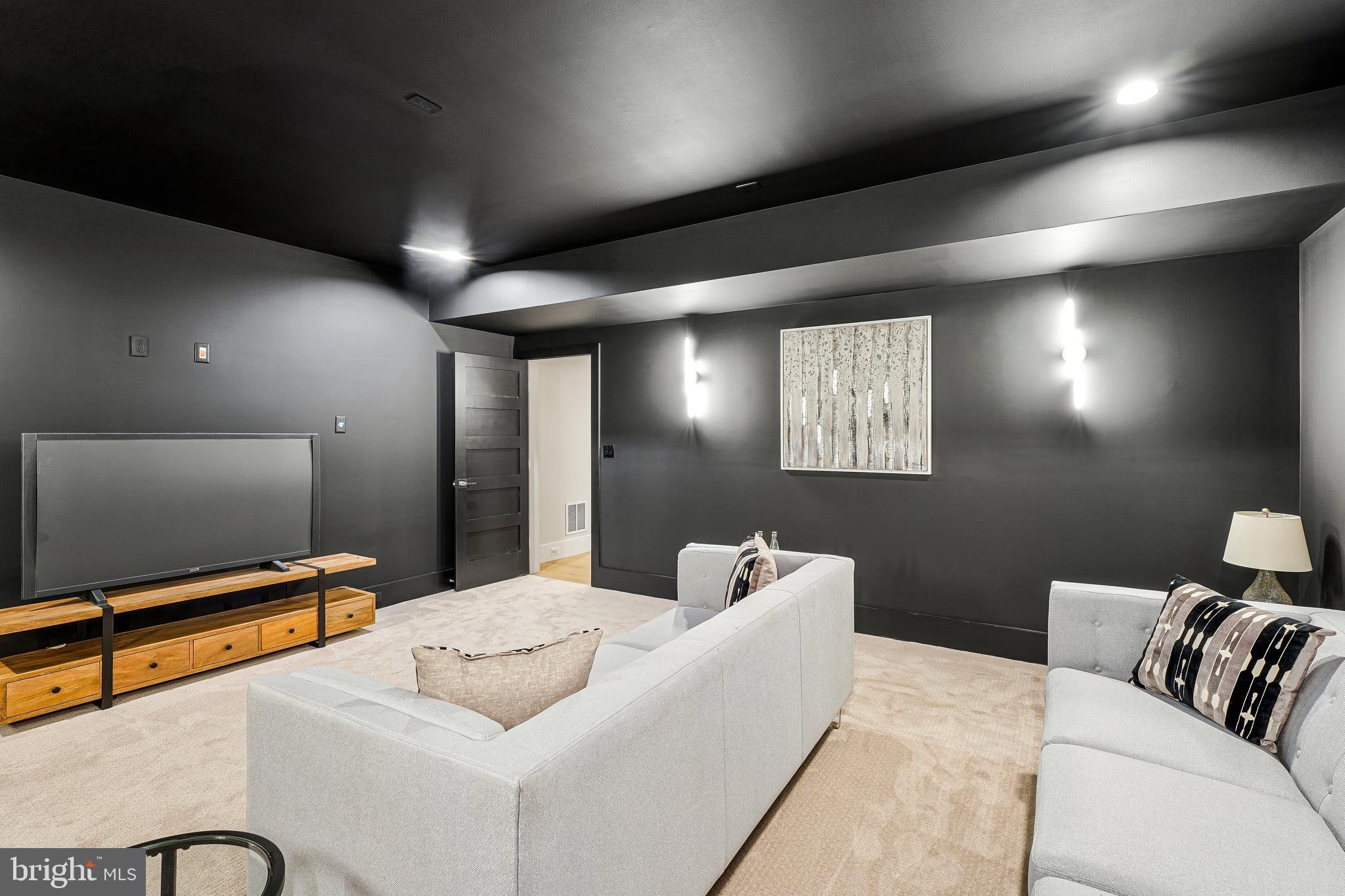 11410 Waples Mill Road Oakton, VA 22124 - Photo 85 of 104 a living room with furniture