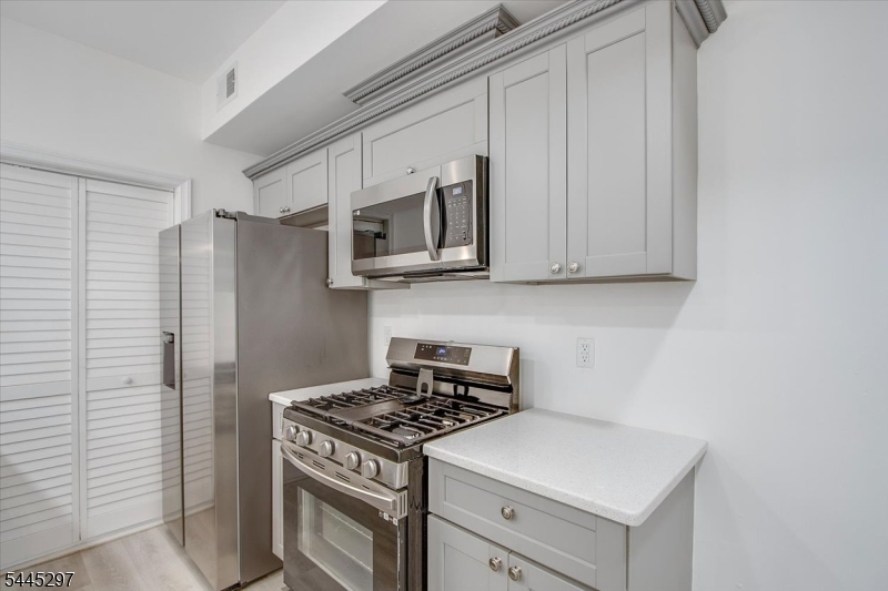 500 South 18th Street, Unit 1 Newark, NJ 07103 - Photo 2 of 21