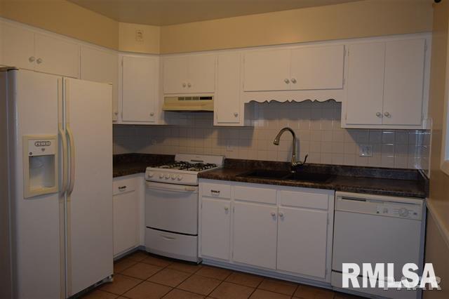 3816 North Sheridan Road Peoria, IL 61614 - Photo 3 of 10 Gallery Image 3