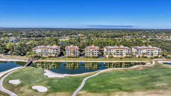 $825,000 | 6414 Water Crest Way, Unit 302, Lakewood Ranch, FL 34202
