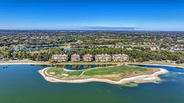 $825,000 | 6414 Water Crest Way, Unit 302, Lakewood Ranch, FL 34202