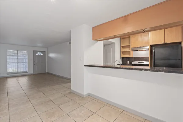 $1,000 | 1301 West Ben White Boulevard, Unit 108, Austin, TX 78704