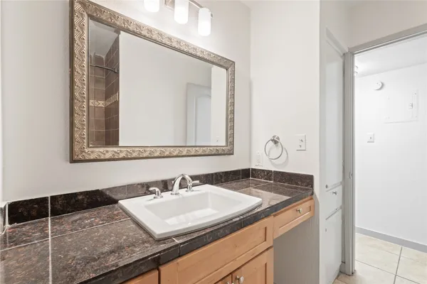 $1,000 | 1301 West Ben White Boulevard, Unit 108, Austin, TX 78704