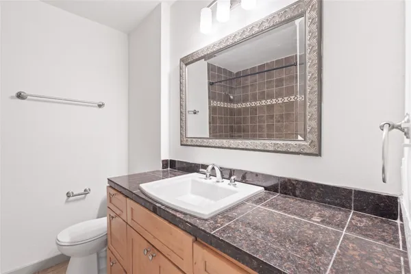 $1,000 | 1301 West Ben White Boulevard, Unit 108, Austin, TX 78704