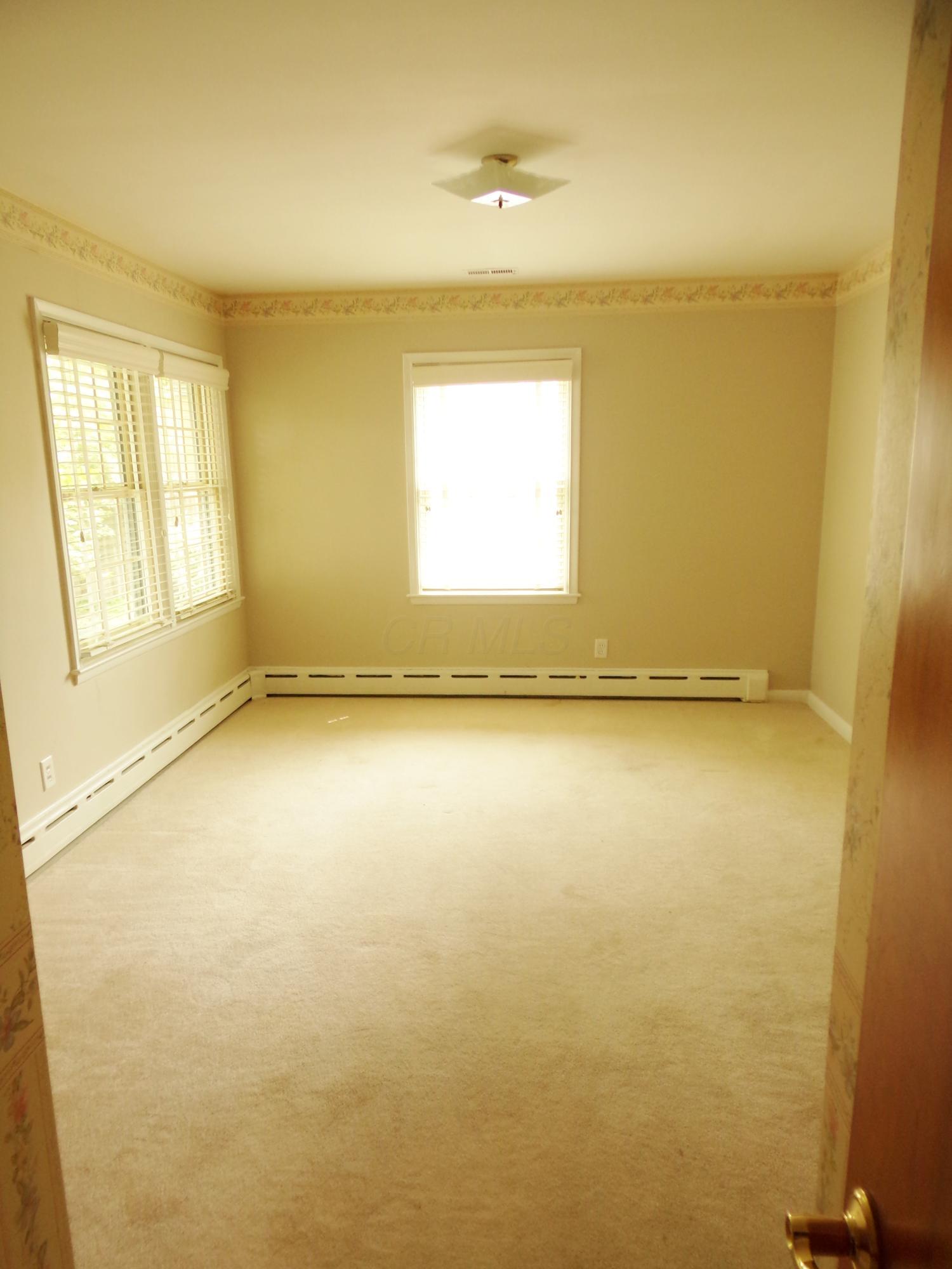 1892 Harwitch Road Upper Arlington, OH 43221 - Photo 12 of 32