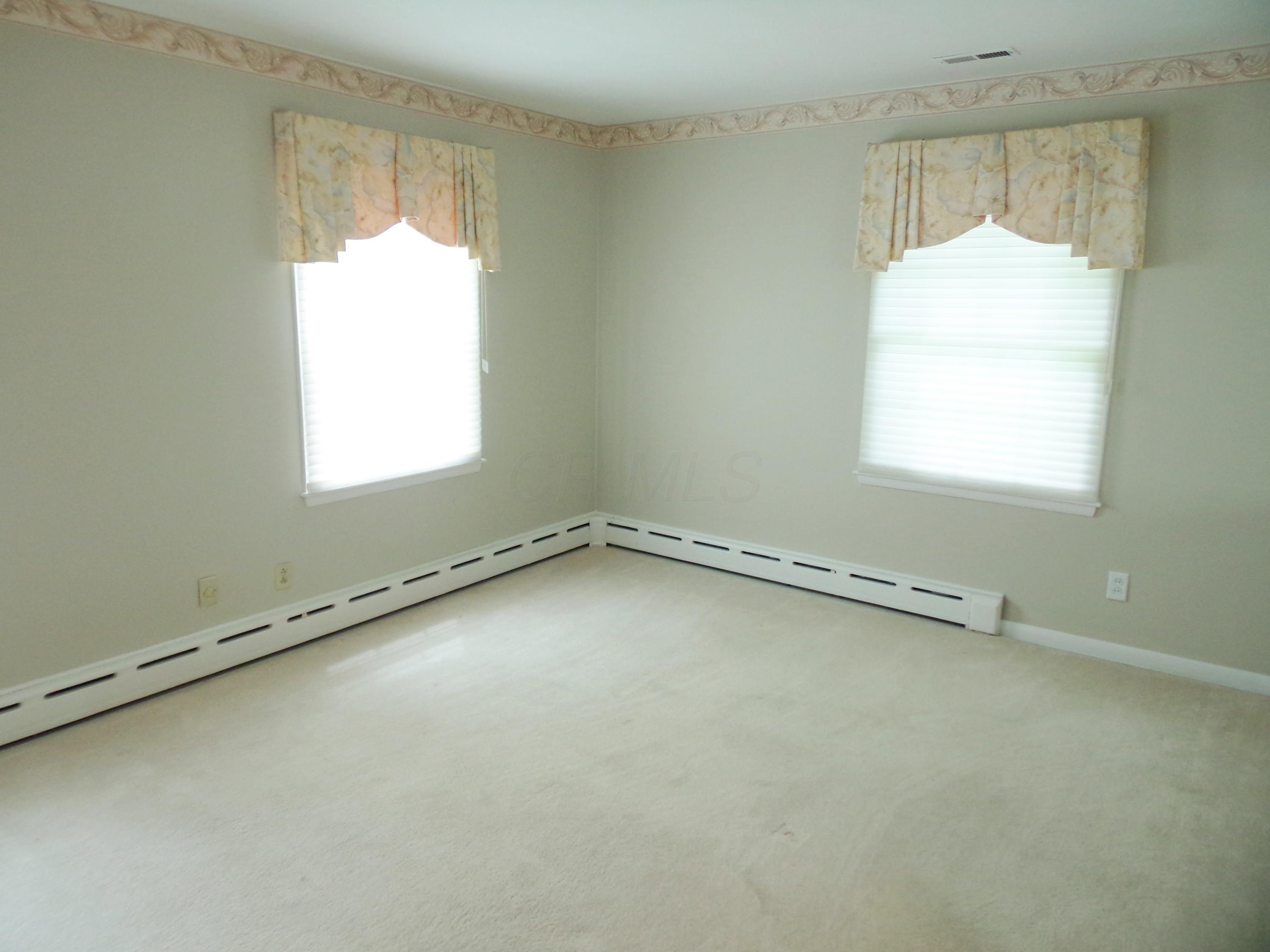 1892 Harwitch Road Upper Arlington, OH 43221 - Photo 15 of 32