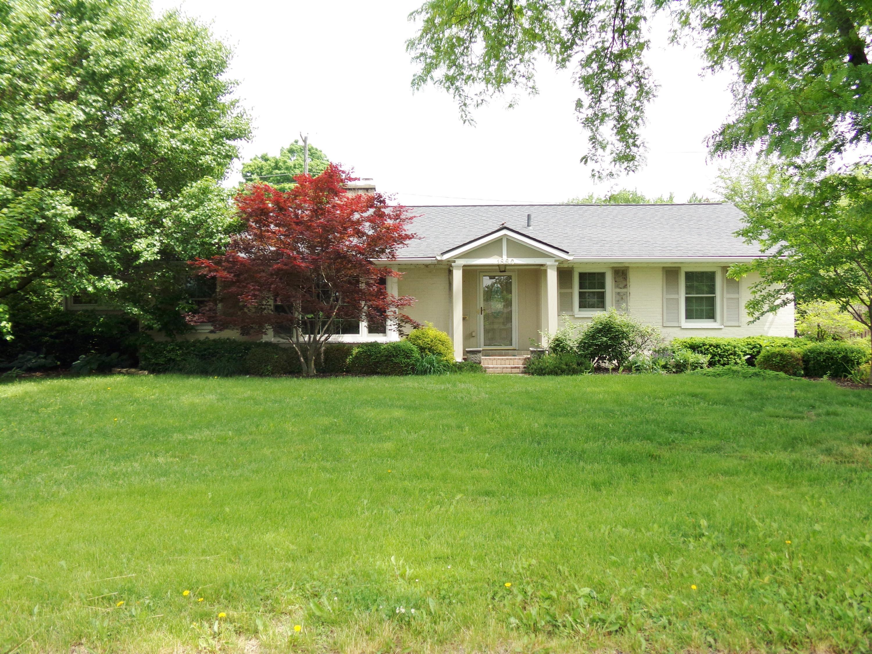 1892 Harwitch Road Upper Arlington, OH 43221 - Photo 2 of 32