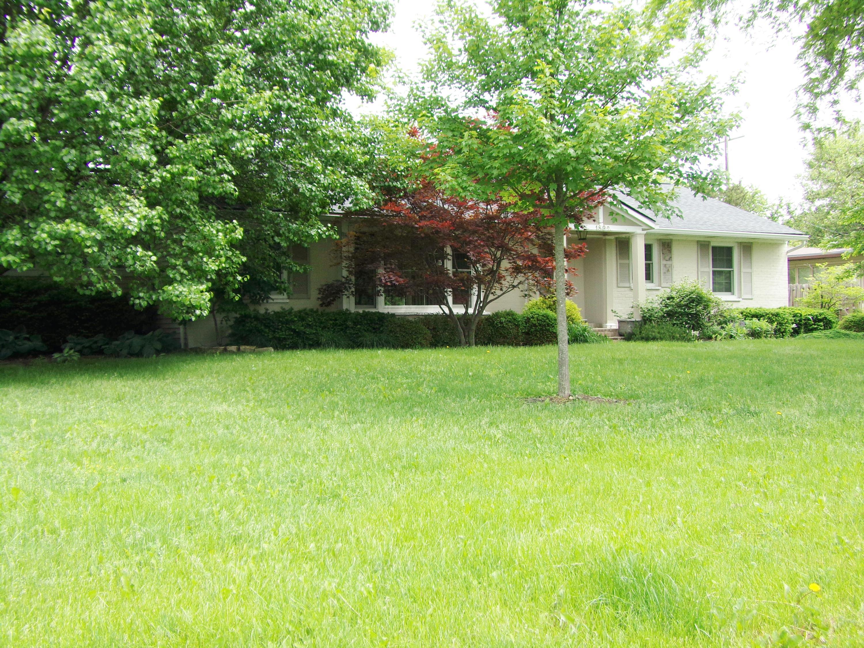 1892 Harwitch Road Upper Arlington, OH 43221 - Photo 3 of 32