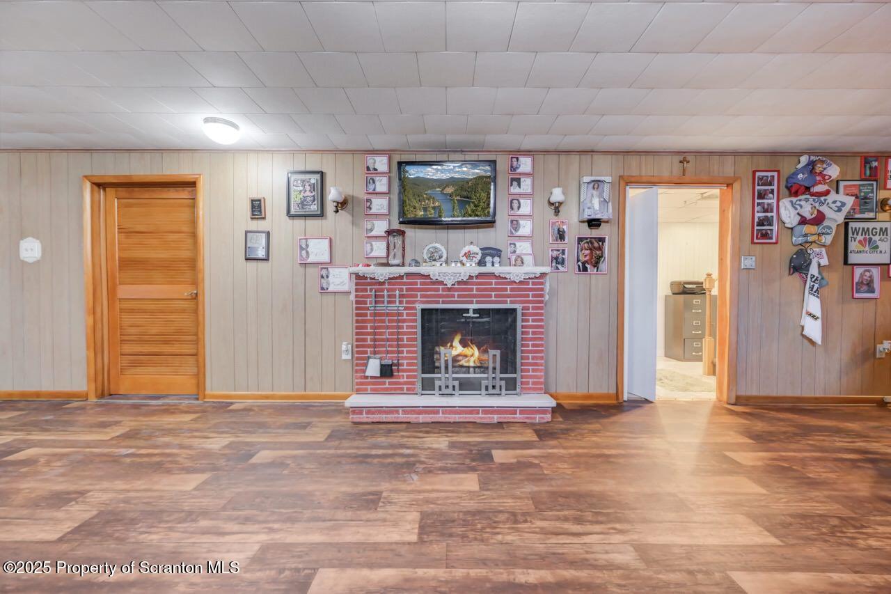 216 Prospect Street Dunmore, PA 18512 - Photo 31 of 81 Family Room