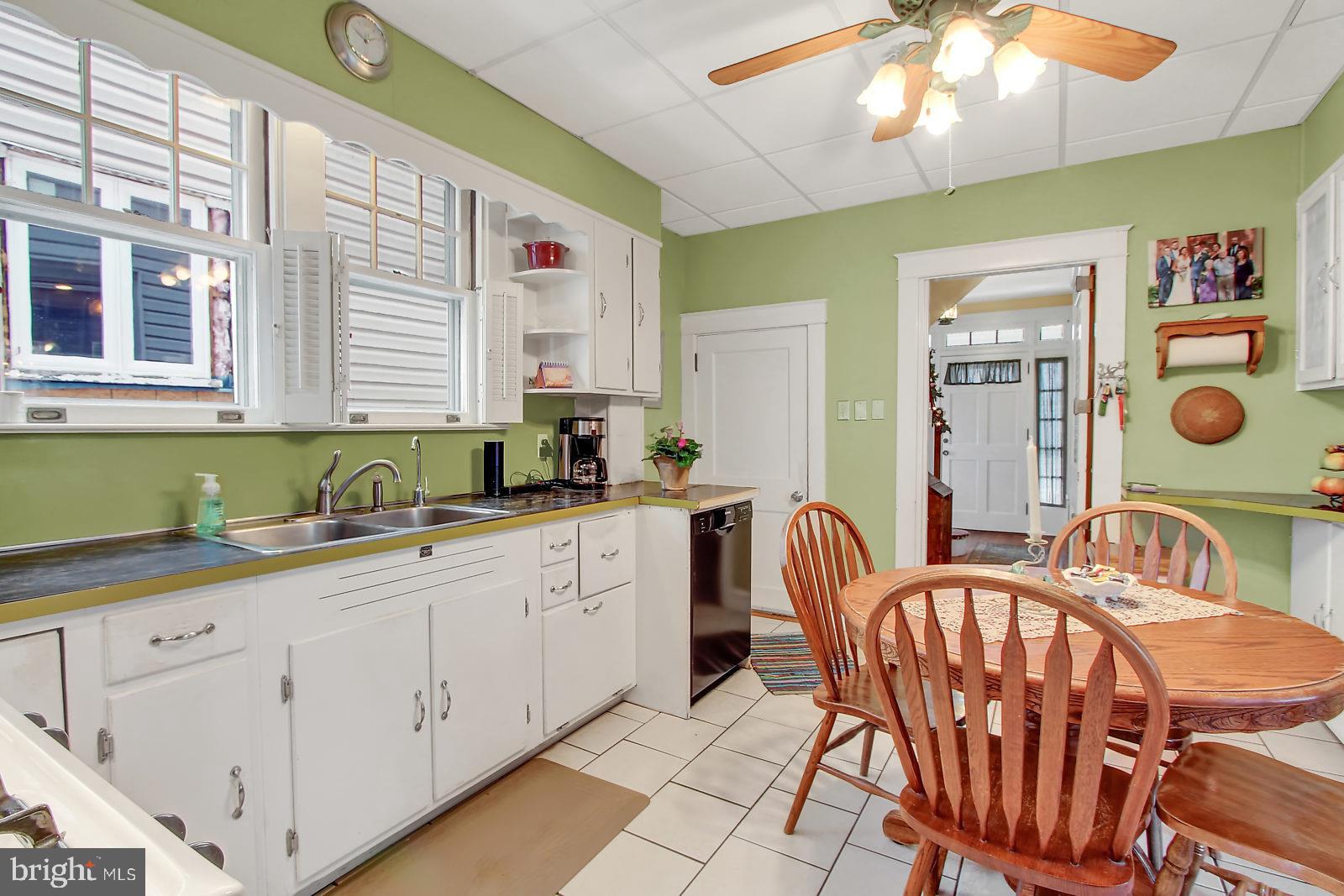 327 South Broad Street Lititz, PA 17543 - Photo 11 of 25 Kitchen