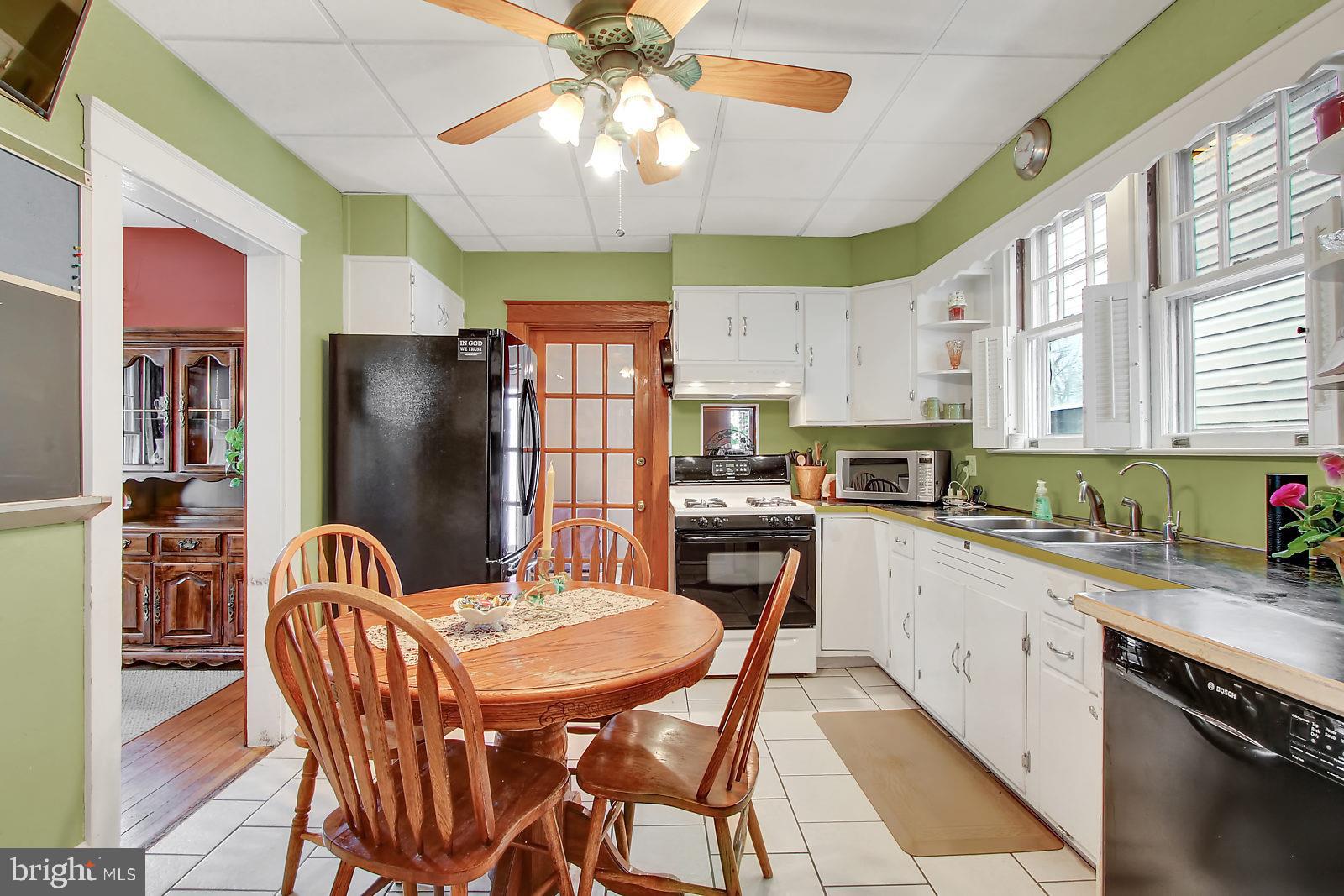 327 South Broad Street Lititz, PA 17543 - Photo 10 of 25 Kitchen