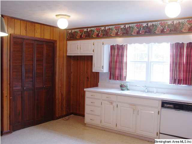 6301 Weaver Road Anniston, AL 36206 - Photo 5 of 27