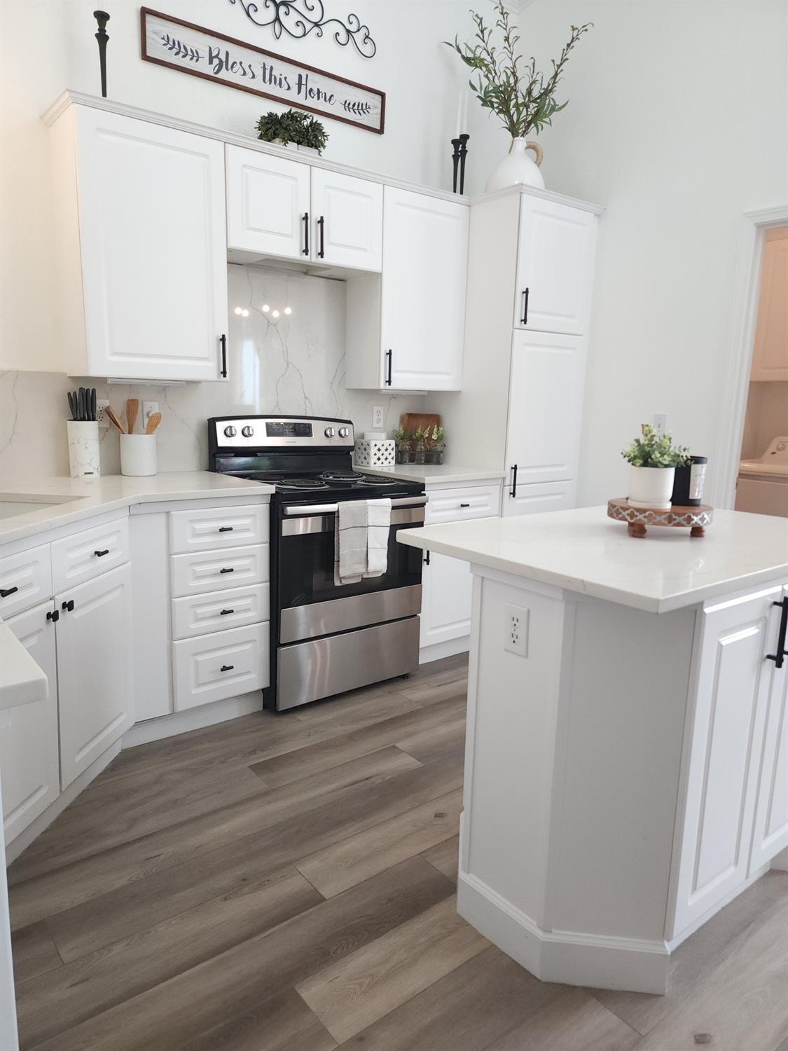 235 West Huntsman Avenue Reedley, CA 93654 - Photo 9 of 37 Gallery Image 9