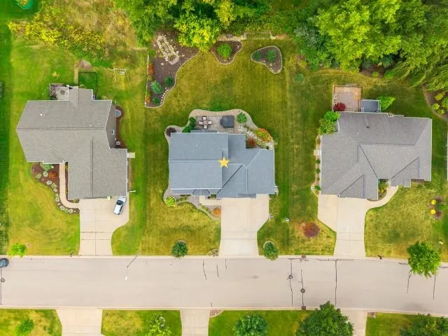 $529,900 | 2503 Remington Road, Green Bay, WI 54302