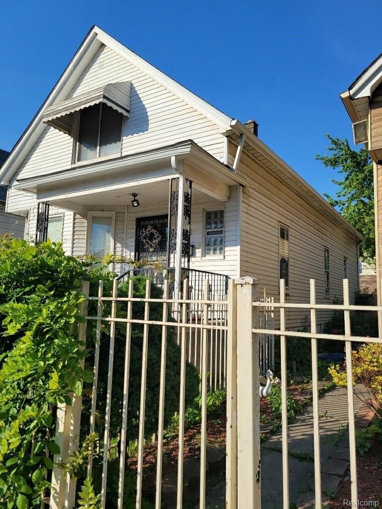 4486 Springwells Left Side 2.JPG