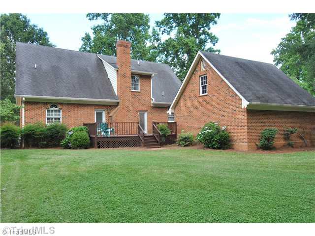 7996 Idols Road Clemmons, NC 27012 - Photo 15 of 16 Exterior Back.