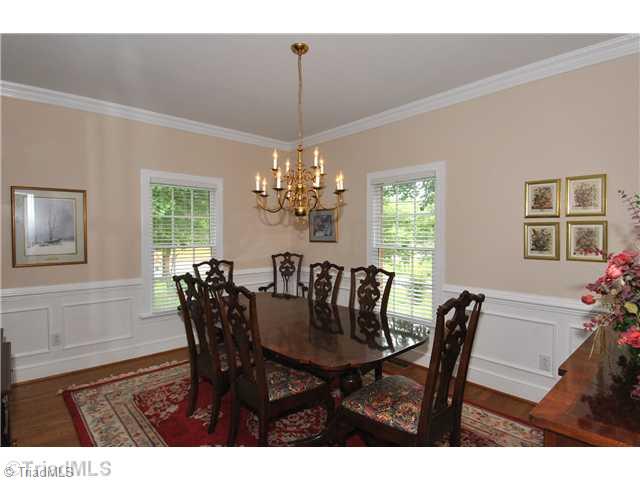 7996 Idols Road Clemmons, NC 27012 - Photo 4 of 16 Dining Room.
