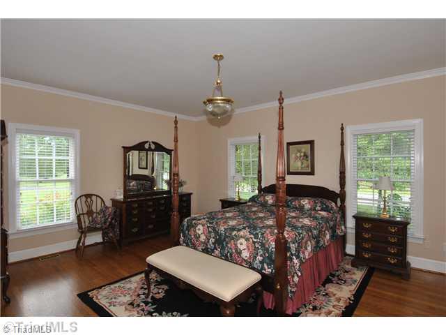 7996 Idols Road Clemmons, NC 27012 - Photo 9 of 16 Master Bedroom.