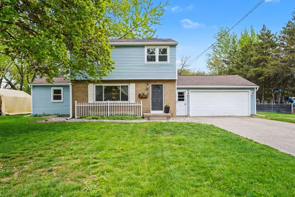 $399,900 | 7552 Westlane Avenue, Jenison, MI 49428