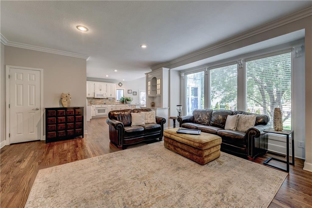 13017 Reeder Street Overland Park, KS 66213 - Photo 11 of 35
