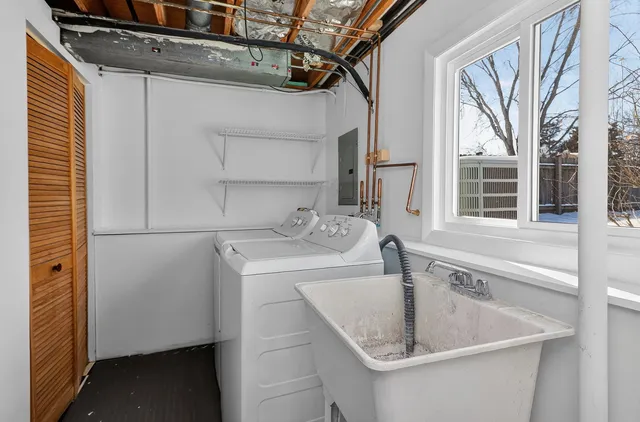 $399,900 | 992 Navajo Street, Carol Stream, IL 60188