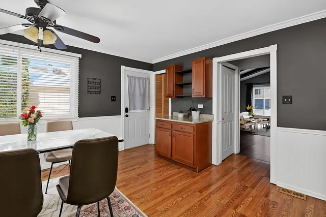 $399,900 | 992 Navajo Street, Carol Stream, IL 60188