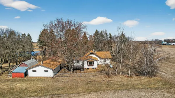 $650,000 | 2270 397th Avenue Northeast, Stanchfield, MN 55080