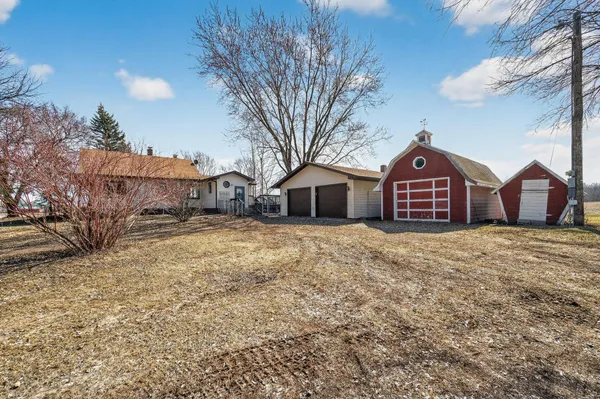 $650,000 | 2270 397th Avenue Northeast, Stanchfield, MN 55080