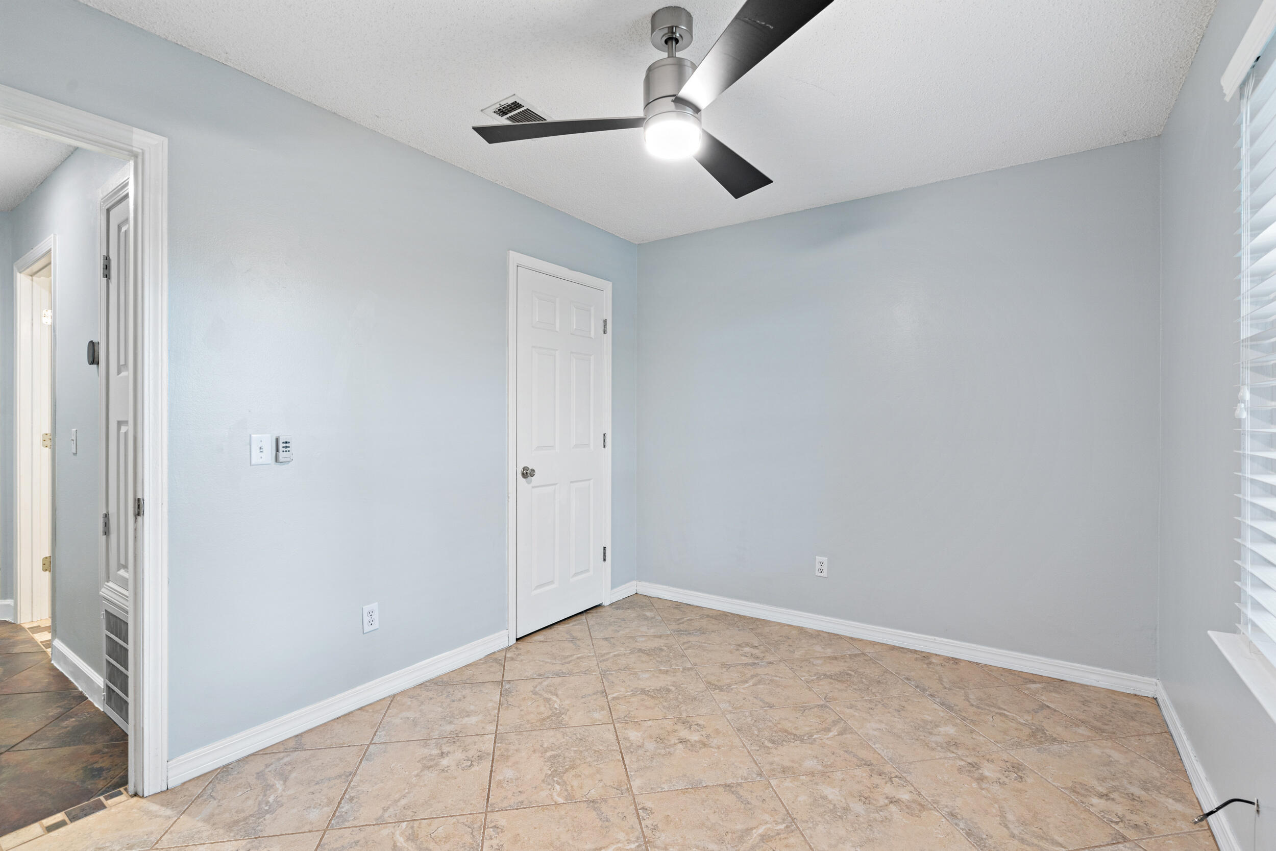 7933 Skyview Boulevard Navarre, FL 32566 - Photo 18 of 38