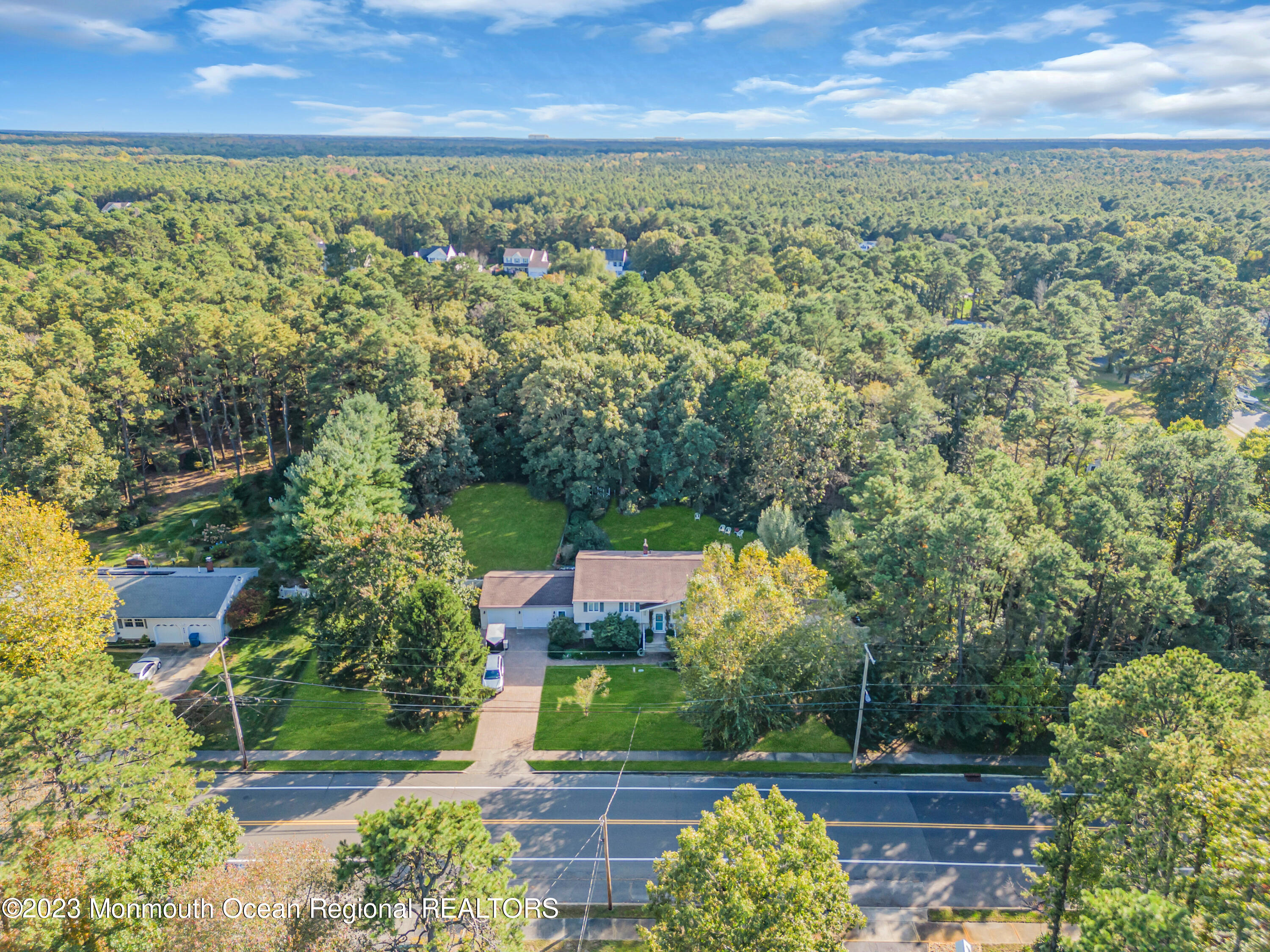 442 Frank Applegate Road Jackson, NJ 08527 - Photo 81 of 88 an aerial view of residential houses with outdoor space and trees