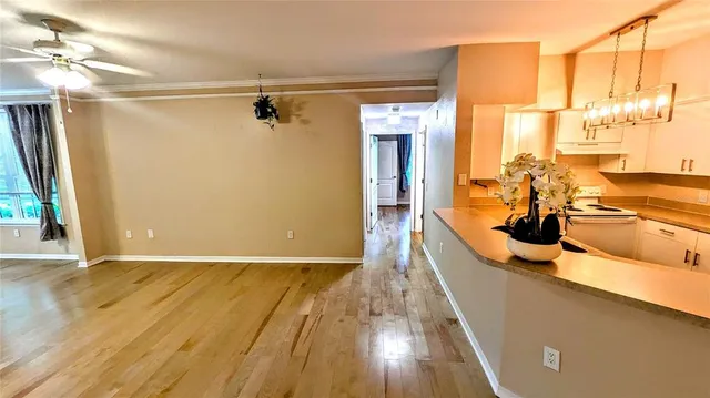 $1,995 | 4126 Central Sarasota Parkway, Unit 2011, Sarasota, FL 34238