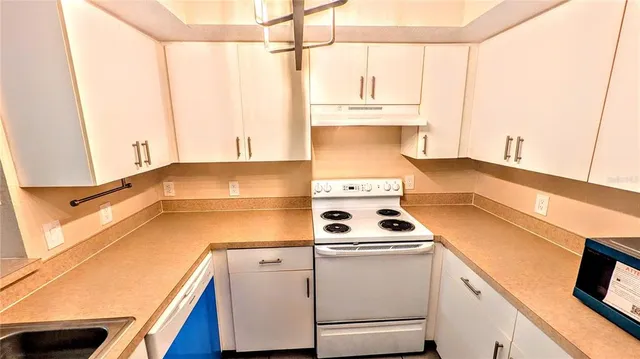 $1,995 | 4126 Central Sarasota Parkway, Unit 2011, Sarasota, FL 34238