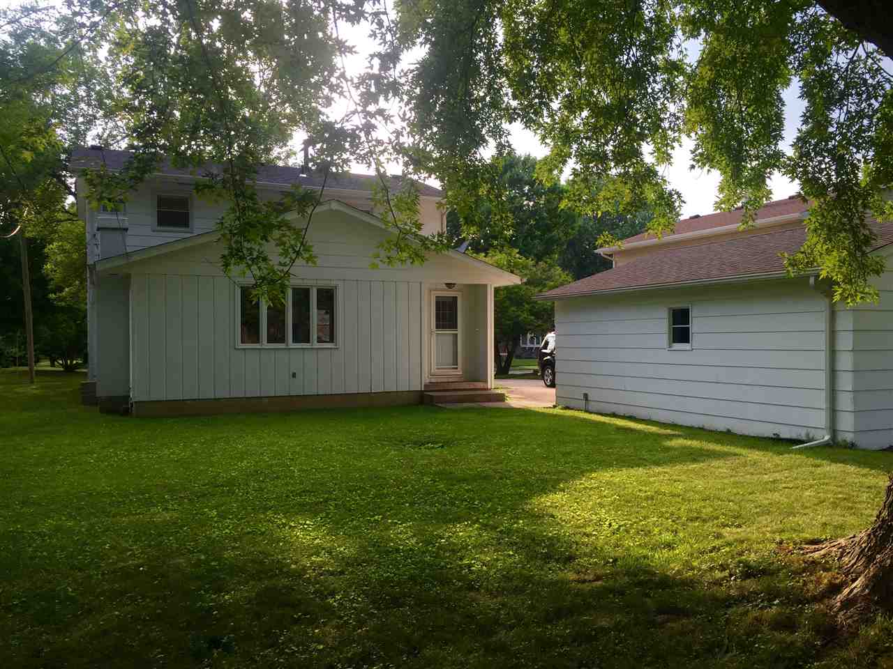 2402 3rd Street Moline, IL 61265 - Photo 2 of 6 Gallery Image 2