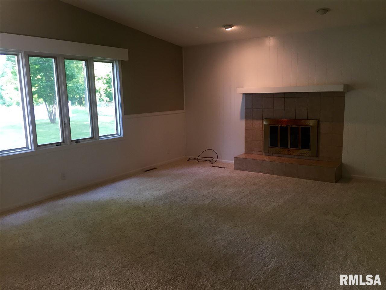 2402 3rd Street Moline, IL 61265 - Photo 3 of 6 Gallery Image 3