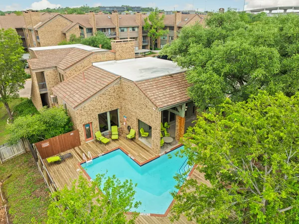 a view of outdoor space yard and patio