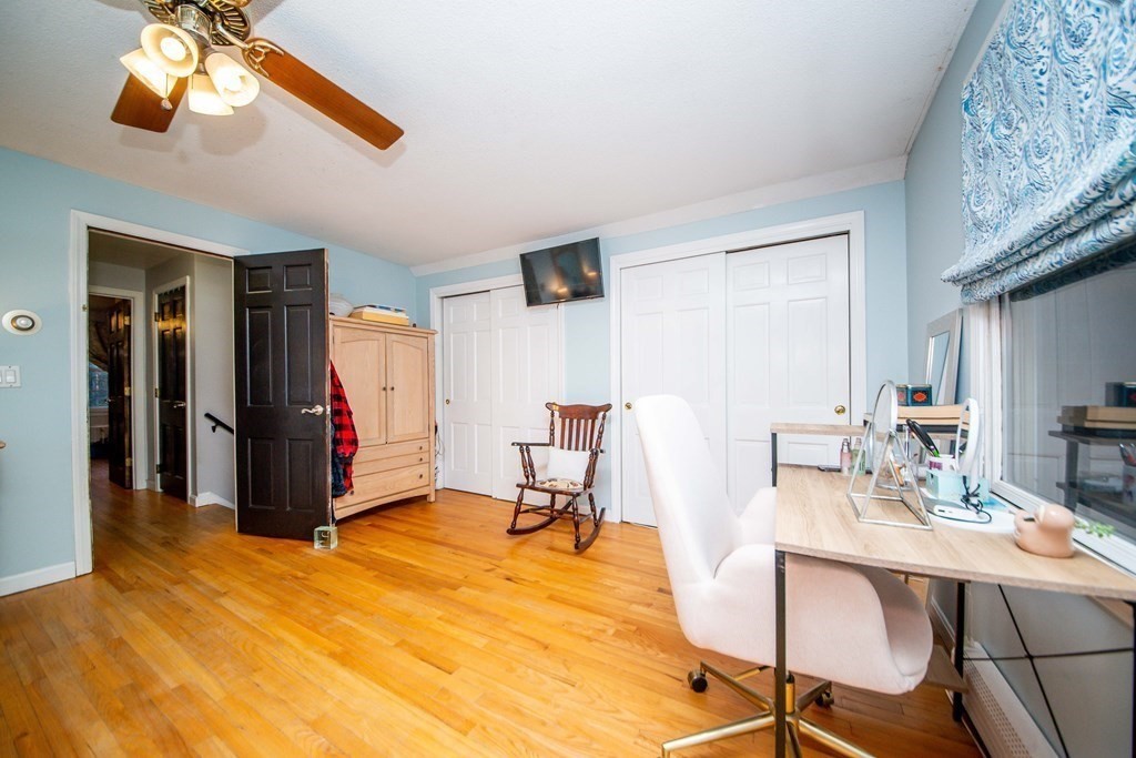 16 Gammons Road Acushnet, MA 02743 - Photo 27 of 31 a room with a desk and chairs