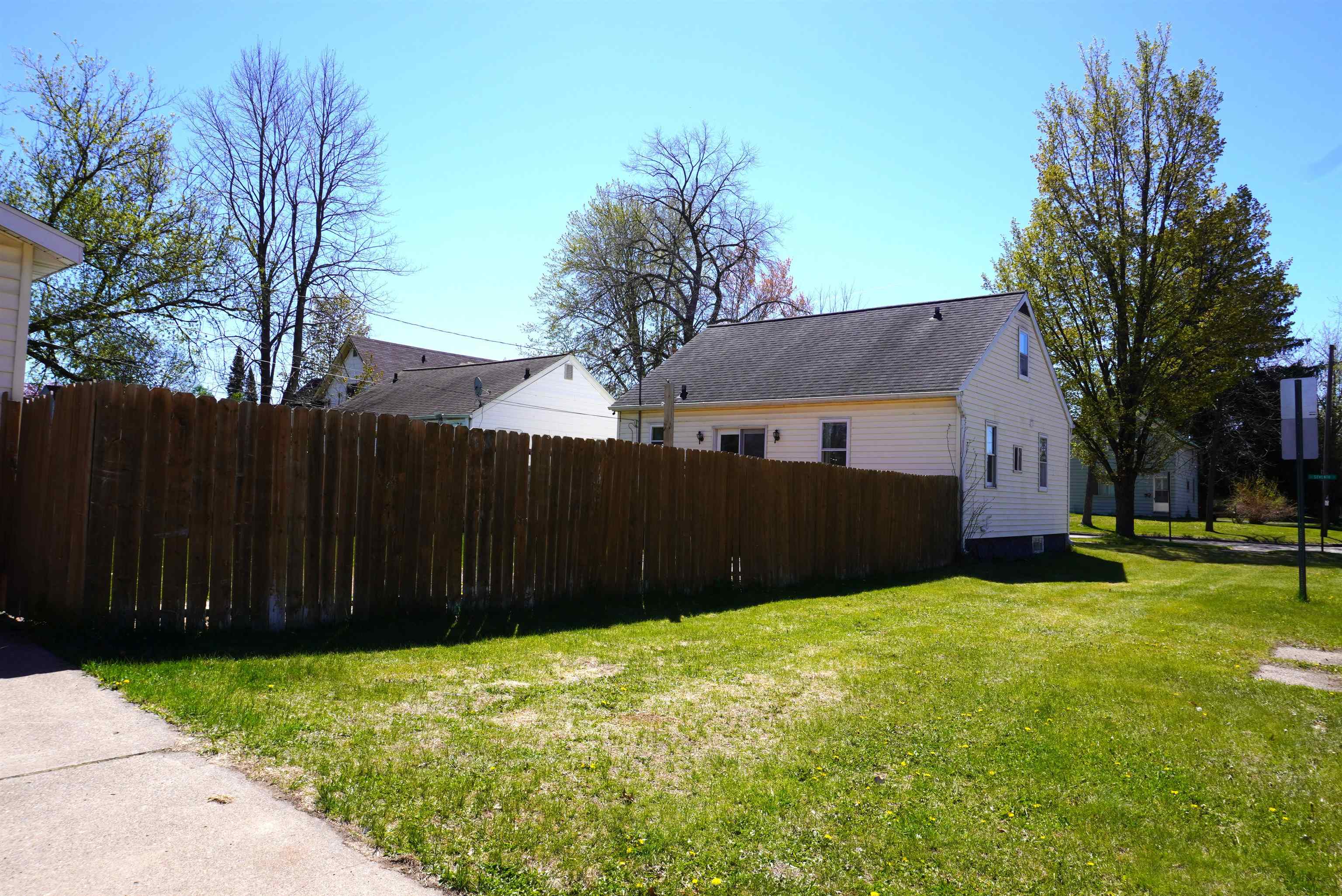 500 East 7th Street Merrill, WI 54452 - Photo 4 of 42