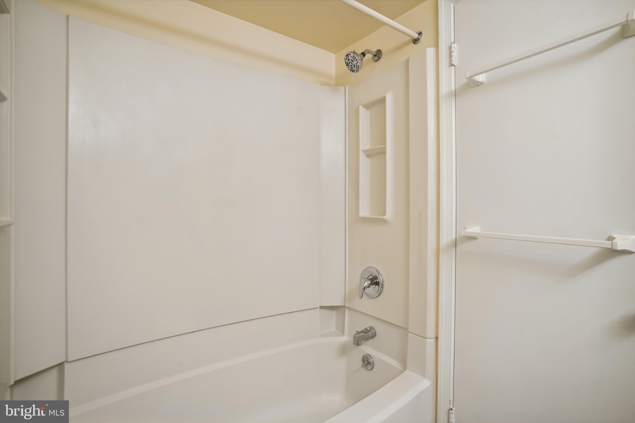 5806 Cove Landing Road, Unit 202 Burke, VA 22015 - Photo 21 of 30 Primary Bathroom