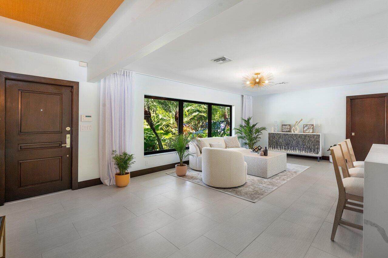 520 Silver Lane Boca Raton, FL 33432 - Photo 3 of 33 007-520SilverLane-BocaRaton-FL-33432-SMA