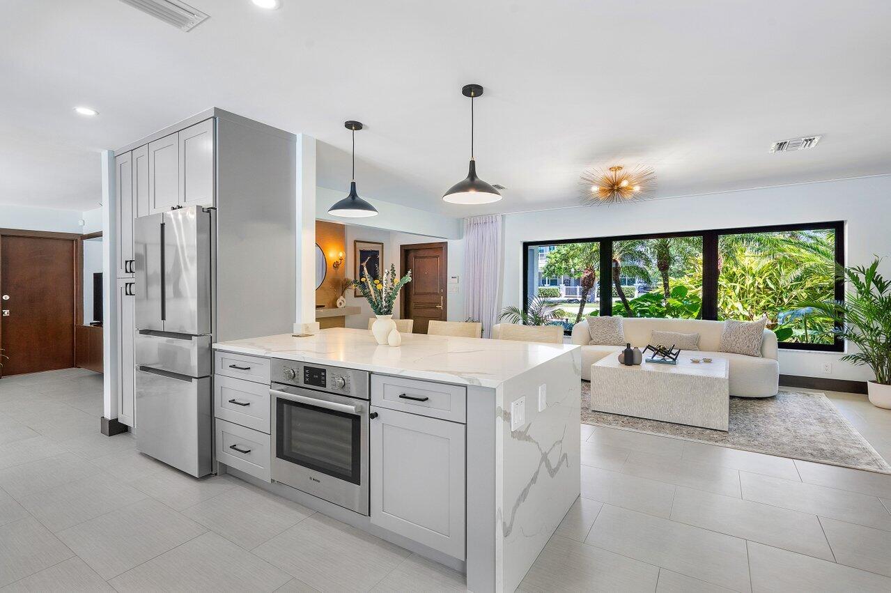 520 Silver Lane Boca Raton, FL 33432 - Photo 9 of 33 013-520SilverLane-BocaRaton-FL-33432-SMA