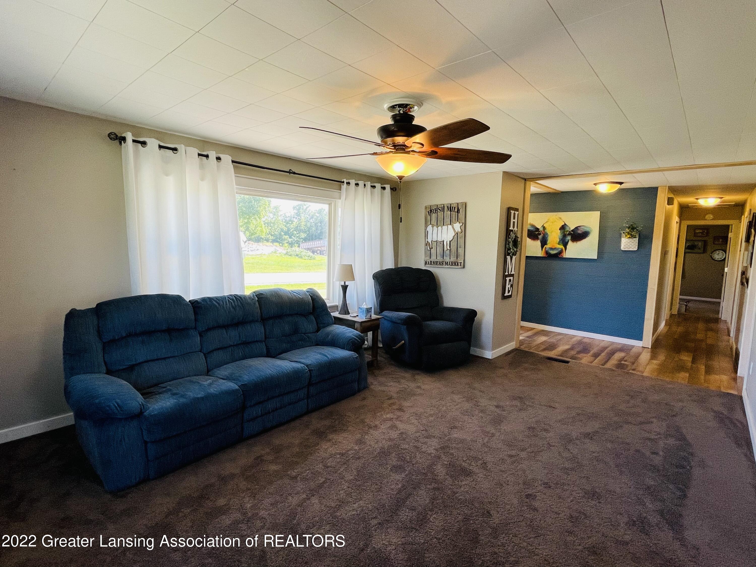 2425 East Howell Road Williamston, MI 48895 - Photo 8 of 26 Living Room
