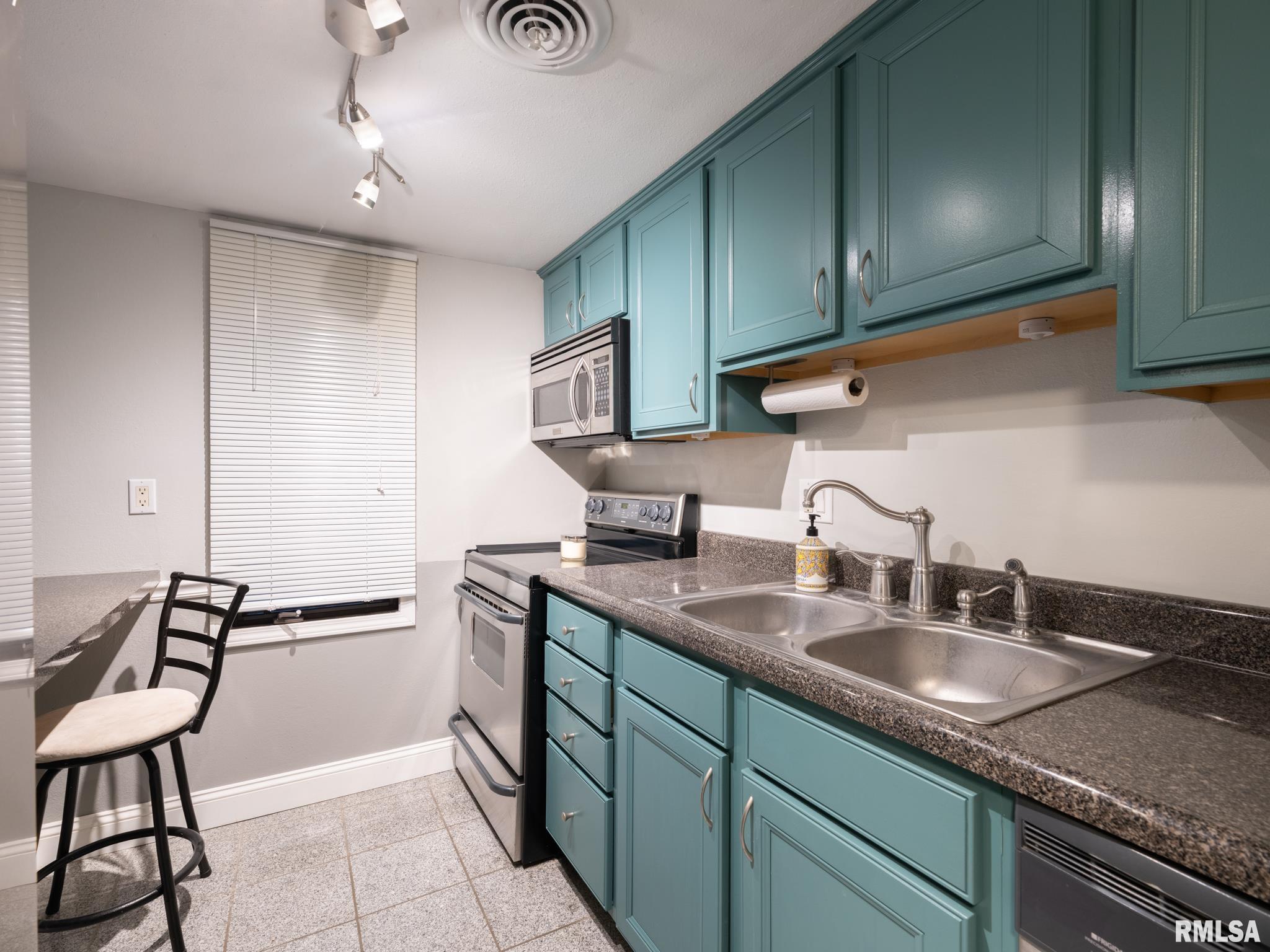 6538 North Allen Road, Unit 79 Peoria, IL 61614 - Photo 17 of 40 Gallery Image 17