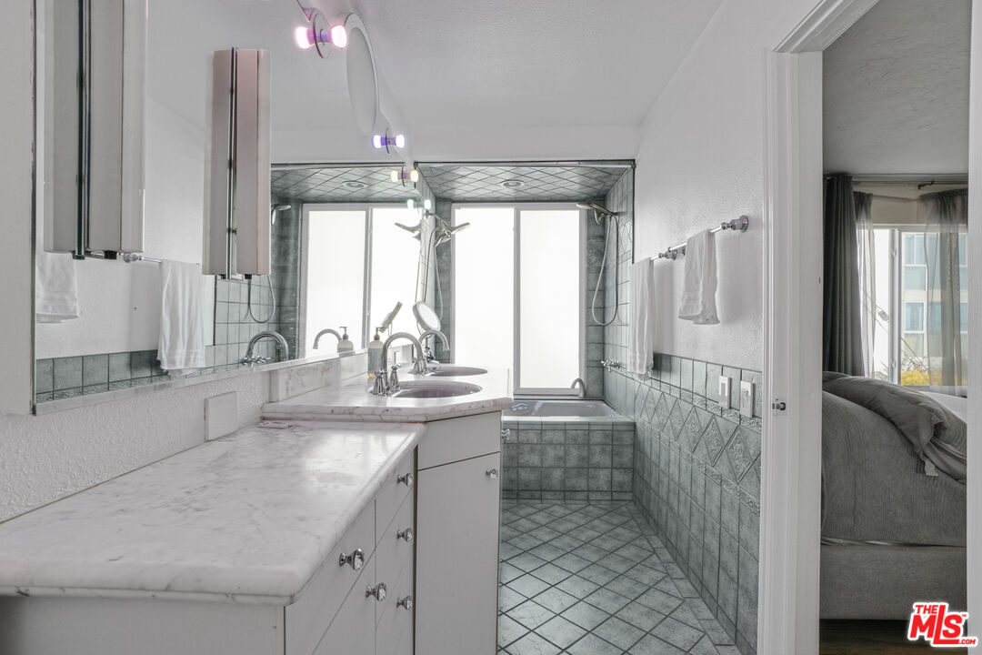 1 Jib Street, Unit 101 Marina del Rey, CA 90292 - Photo 29 of 46