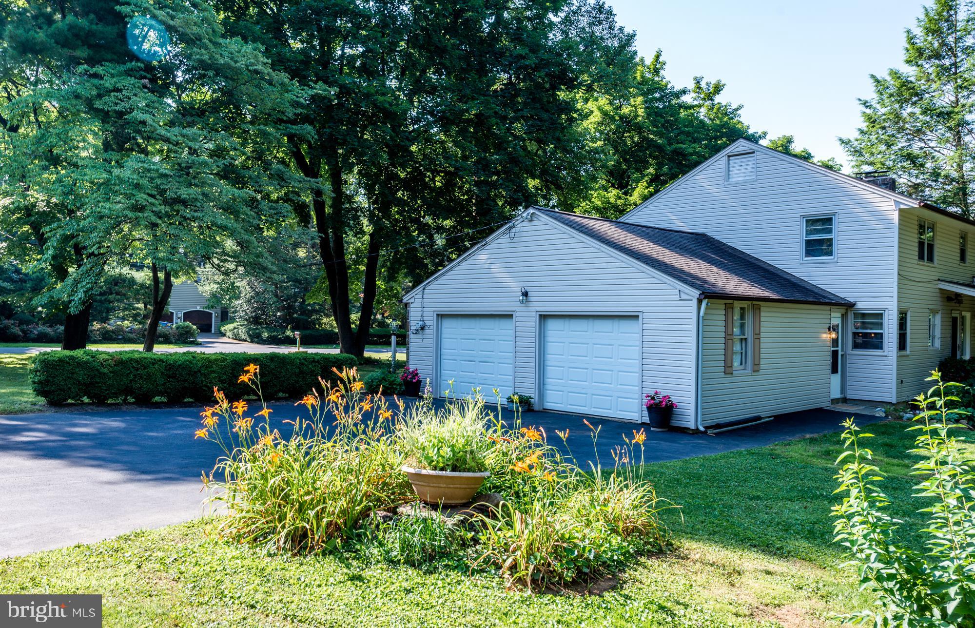 1599 Mission Road Lancaster, PA 17601 - Photo 27 of 28 Side View